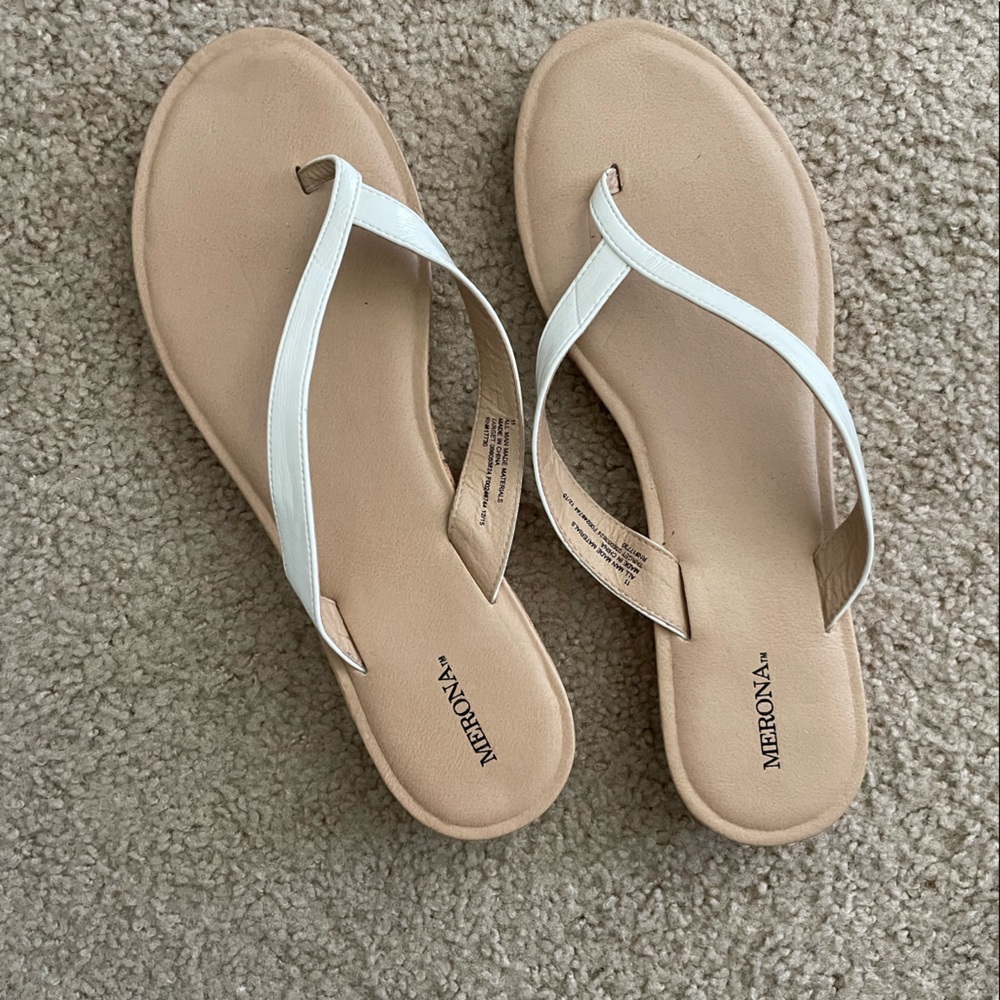 Merona flip flops